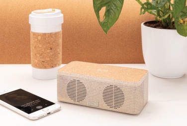 Logotrade Firmengeschenke das Foto: Weizenstroh Wireless Charging Lautsprecher
