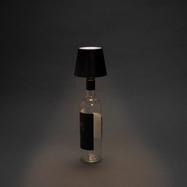 Logotrade werbemittel das Foto: BottleGlow Lampe aus RCS recyceltem Kunststoff