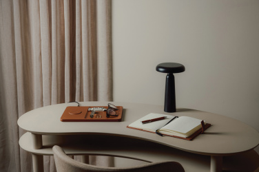 Logotrade Geschäftsgeschenke das Foto: VINGA Avery RCS Tischlampe