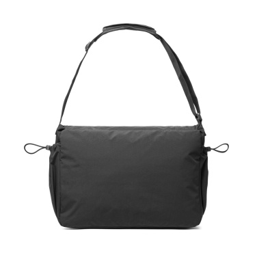 Logotrade Geschäftsgeschenke das Foto: KENTO URBAN 15,6" Messenger aus RCS recyceltem Nylon