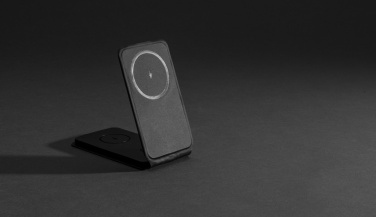 Logotrade corporate gift image of: Swiss Peak RCS rPU 15W  3-in-1 magnetic wireless charger