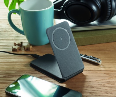 Logotrade corporate gift image of: Foldable magnetic charger 15W