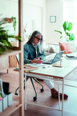 Logo trade promotional gift photo of: Desktop light and charger 10W