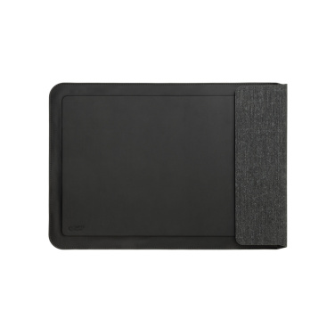 Logotrade promotional giveaway image of: Swiss Peak 15W magnetic charging laptop sleeve 14-15,6"