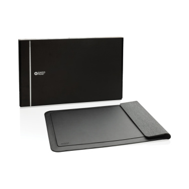 Logotrade promotional item picture of: Swiss Peak 15W magnetic charging laptop sleeve 14-15,6"