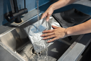 Logotrade promotional gift picture of: Snackstrap AWARE™ RPET foldable lunchbag 30x20CM