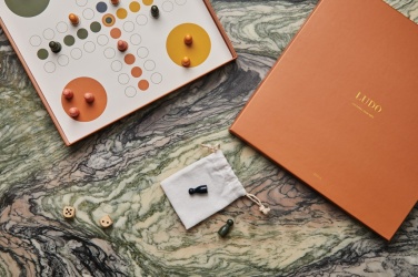 Logo trade reklaamkingituse pilt: VINGA Ludo kohvilauamäng