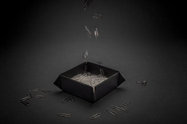 Logo trade firmakingid foto: Swiss Peak RCS taaskasutatud PU-st kokkupandav magnetiline hoiualus