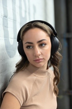 Logotrade ärikingi foto: Urban Vitamin Cupertino RCS rplast ANC kõrvaklapid