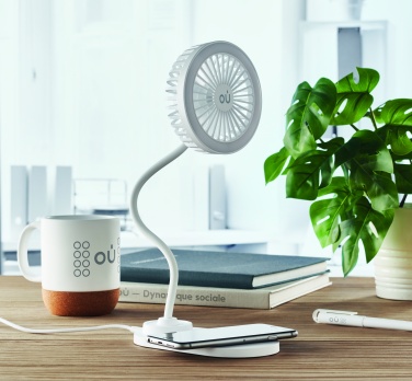 Logo trade reklaamkingi pilt: Valgusega laualaadija ventilaator