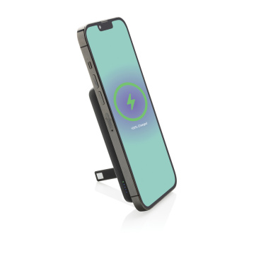 Logotrade reklaamkingi foto: Zen RCS plastk 5000 mah 5W magnetiline bambusest akuank