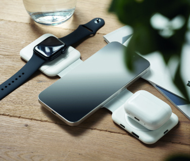 Logotrade reklaamkingituse foto: ROIS kokkupandav laadimisjaam