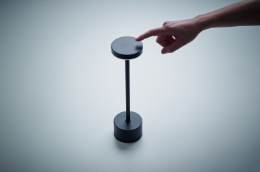 Logotrade ärikingitused pilt: Alumiiniumist laualamp