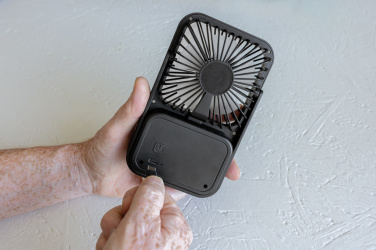 Logotrade ärikingid pilt: Aervina RCS taaskasutatud plastist laetav lauaventilaator