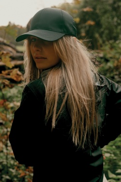 Logo trade mainoslahja kuva: Iqoniq Logan kevyt takki kierrätyspolyesteristä