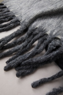 Logotrade mainoslahjat kuva: Vinga Saletto villasekoitehuopa