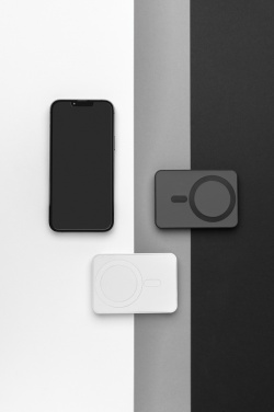 Logotrade reklaminiai produktai nuotrauka: Magnetix RCS perdirbto plastiko 5000 mah magnetinis maitinimo blokas