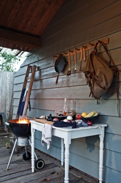 Logotrade reklaminiai produktai nuotrauka: BBQ rinkinys su mėsainių presu ir šepetėliu