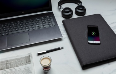 Logotrade firminės dovanos nuotrauka: Air 5W belaidžio įkrovimo portfelis A4 su 5000 mAh maitinimo bloku