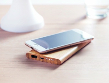 Лого трейд pекламные продукты фото: Аккумулятор б/п из бамбука 6000mAh ARENA