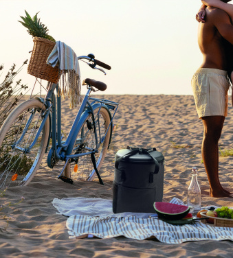 Logotrade reklamprodukter bild: Kylväska/ryggsäck 600D RPET